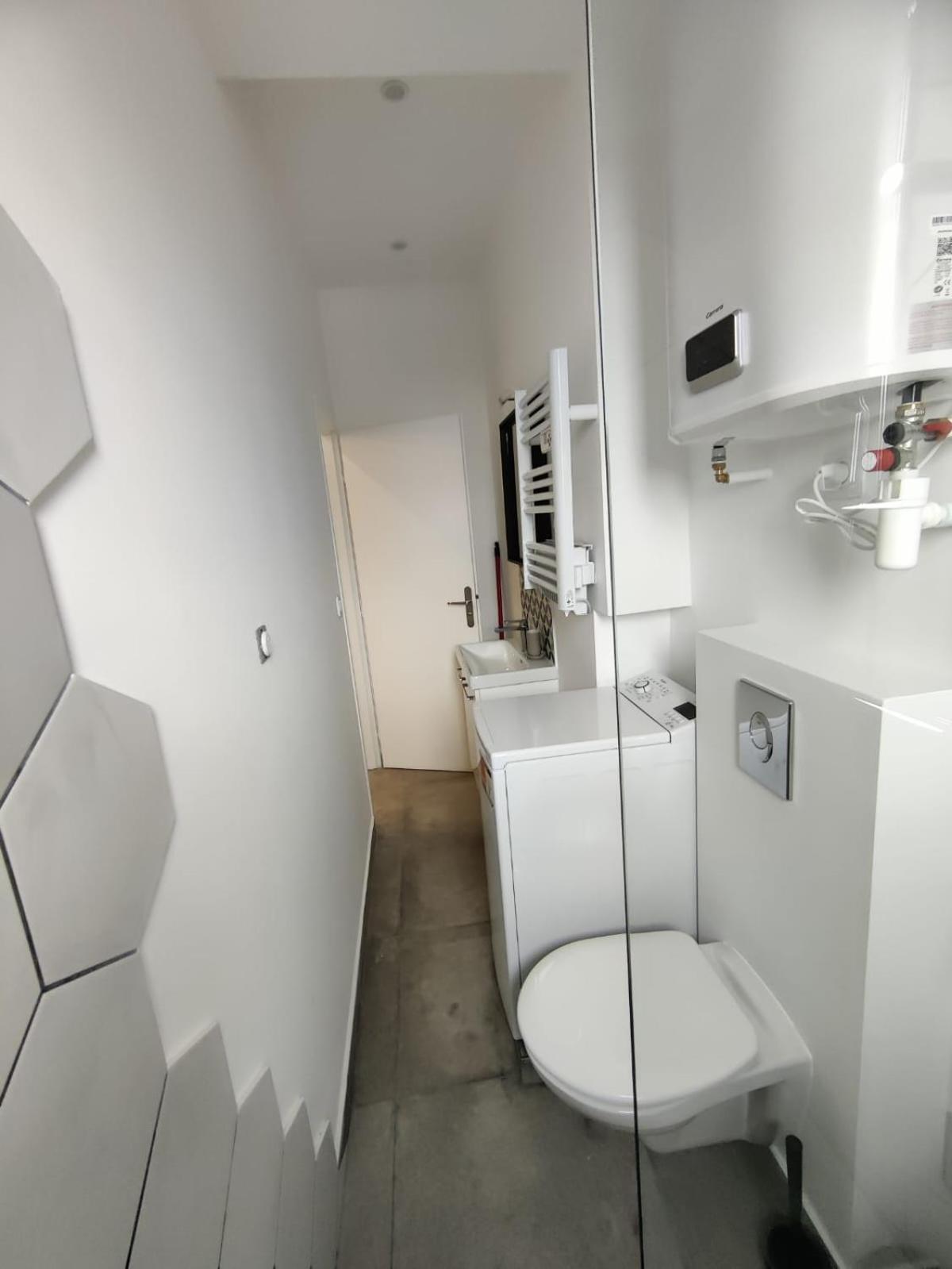 Loft Chic Avec Mezzanine Contemporaine Lägenhet Vénissieux Exteriör bild