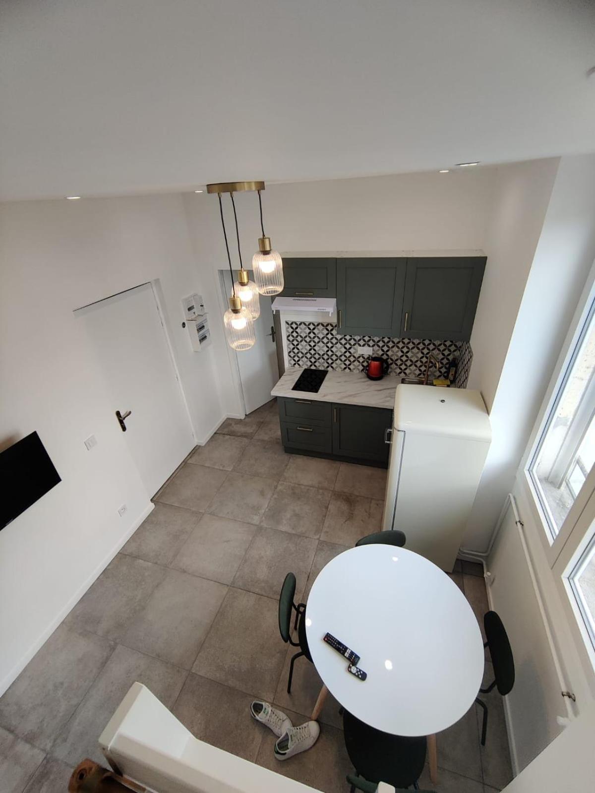 Loft Chic Avec Mezzanine Contemporaine Lägenhet Vénissieux Exteriör bild