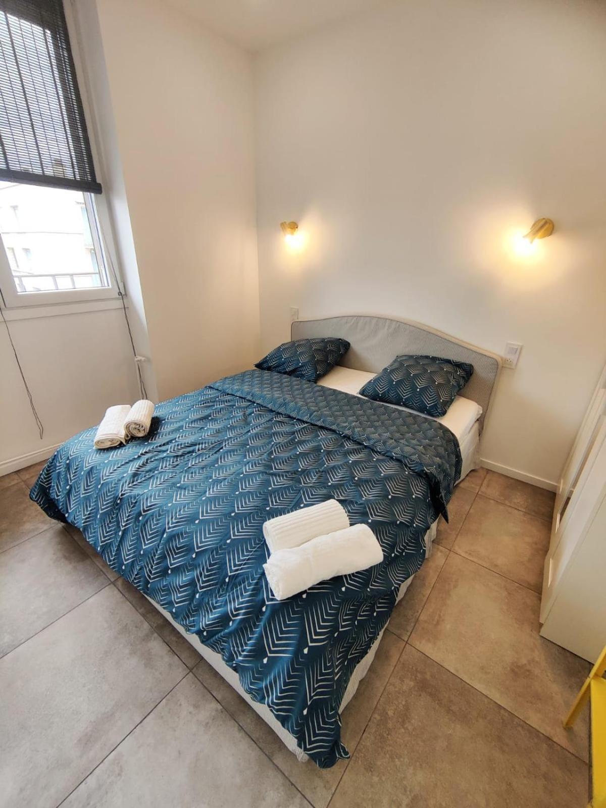 Loft Chic Avec Mezzanine Contemporaine Lägenhet Vénissieux Exteriör bild